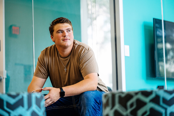 Student in the Texas A&M University-Victoria library